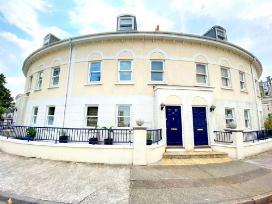 Lisburne Place
