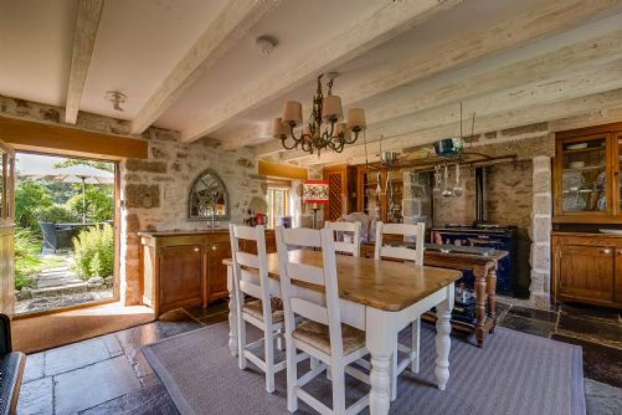 Tregadjack Barn