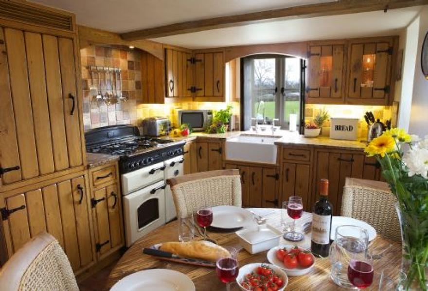 Field Cottage & Garden Room