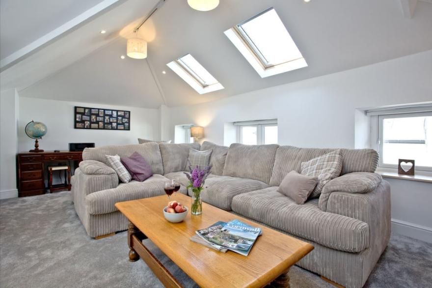 The Mews -  a house that sleeps 6 guests  in 2 bedrooms