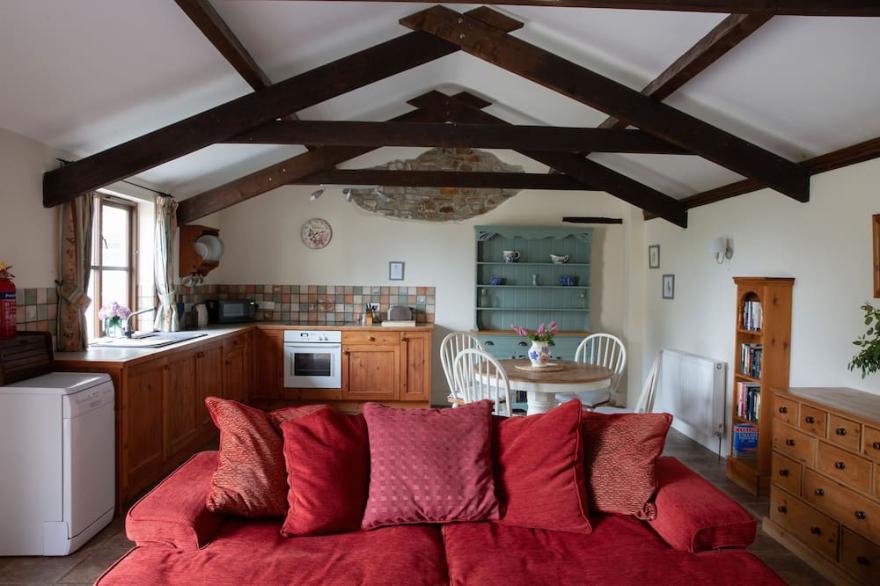 Cottage With Indoor Swimming Pool In Stunning Rural Location Near Ocean