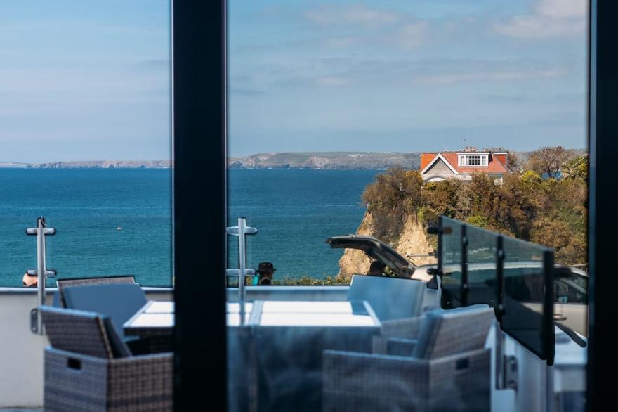Stunning views luxury beach apartment with parking