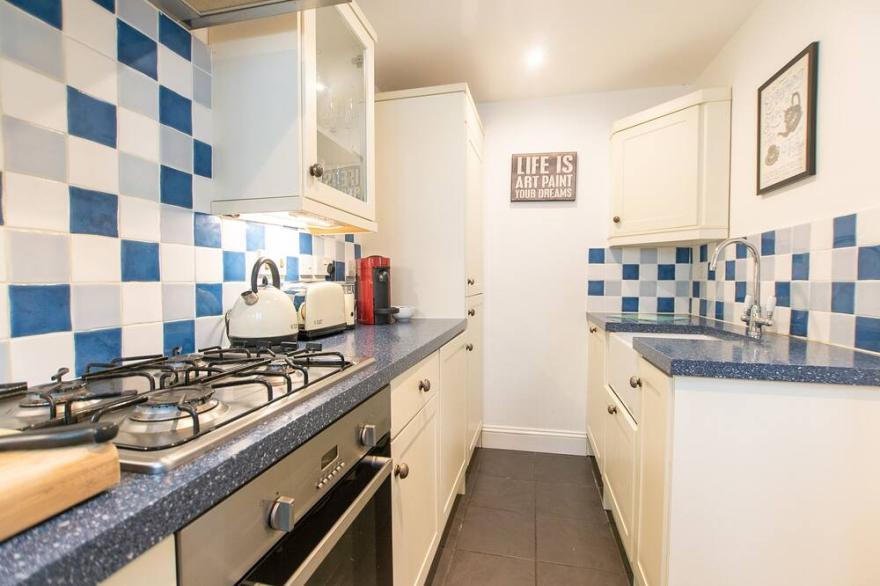 Stone’s Throw, Central St Ives – Sleeps 7 – Pet Friendly
