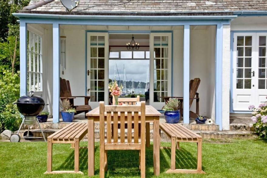 Cregoes -  a cottage that sleeps 8 guests  in 4 bedrooms