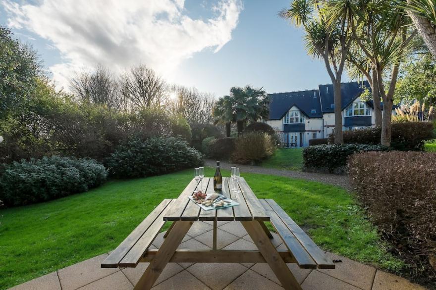 Lamorna, Tregenna Estate, St Ives - Sleeps 4 - On-Site Parking for One Car
