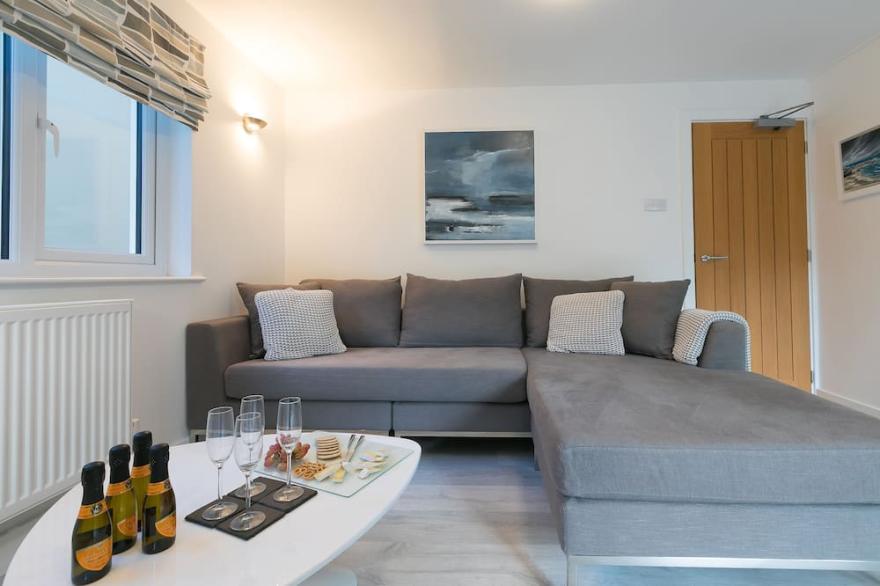 Lamorna, Tregenna Estate, St Ives - Sleeps 4 - On-Site Parking for One Car