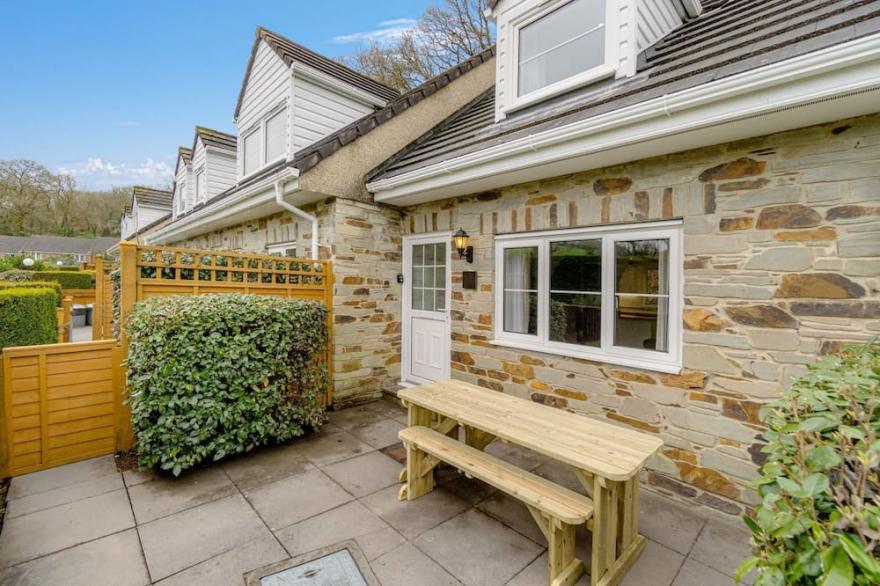 Conveniently located to explore all that Cornwall and Devon have to offer