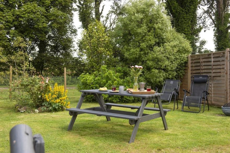 The Old Hay Barn, Croft Hooper -  a cottage that sleeps 4 guests  in 2 bedrooms