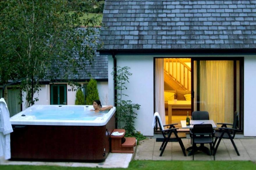 12 Villa Gallery -  a cottage that sleeps 4 guests  in 2 bedrooms