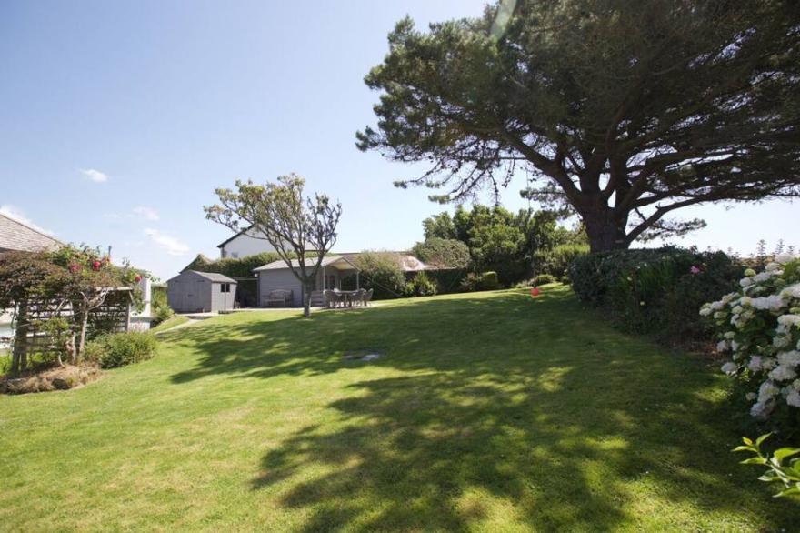 Penrose Cottage -  a cottage that sleeps 8 adults + 2 children  in 5 bedrooms