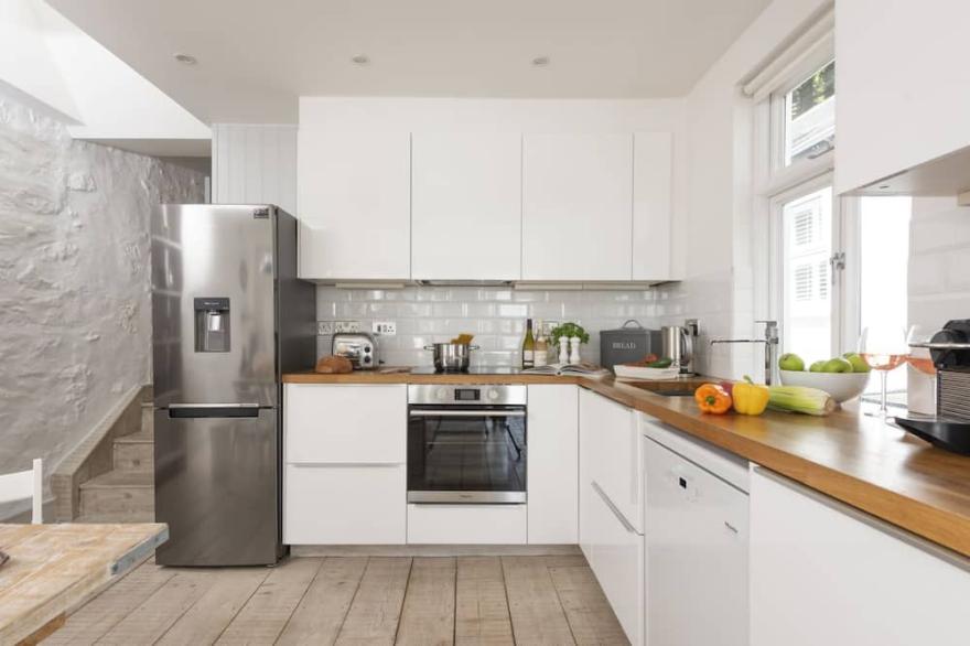 Upper Chandlers Cottage -  a cottage that sleeps 6 guests  in 3 bedrooms