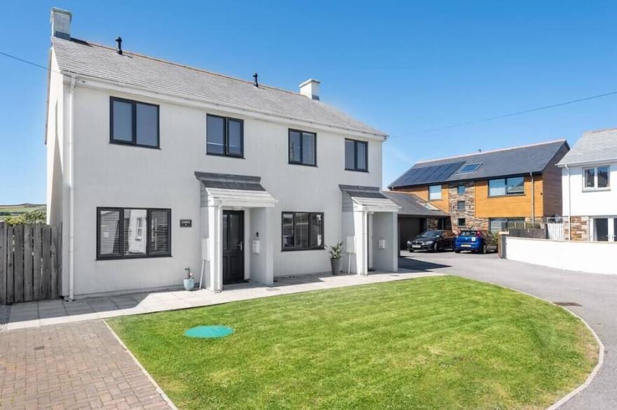 Modern House in St Agnes w/ Parking & Garden