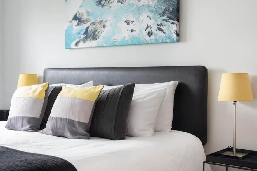 Modern House in St Agnes w/ Parking & Garden