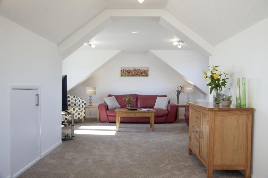 Bridge Apartment -  an apartment that sleeps 6 guests  in 3 bedrooms