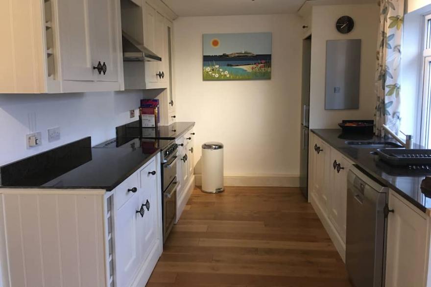 Ideal family holiday cottage with waterfront views