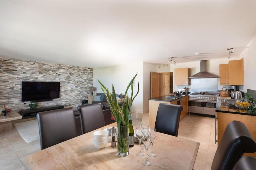 4 The Vista -  an apartment that sleeps 4 guests  in 2 bedrooms