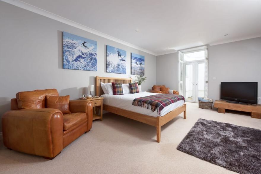 The Manor, Porthkidney Sands -  a house that sleeps 8 guests  in 3 bedrooms