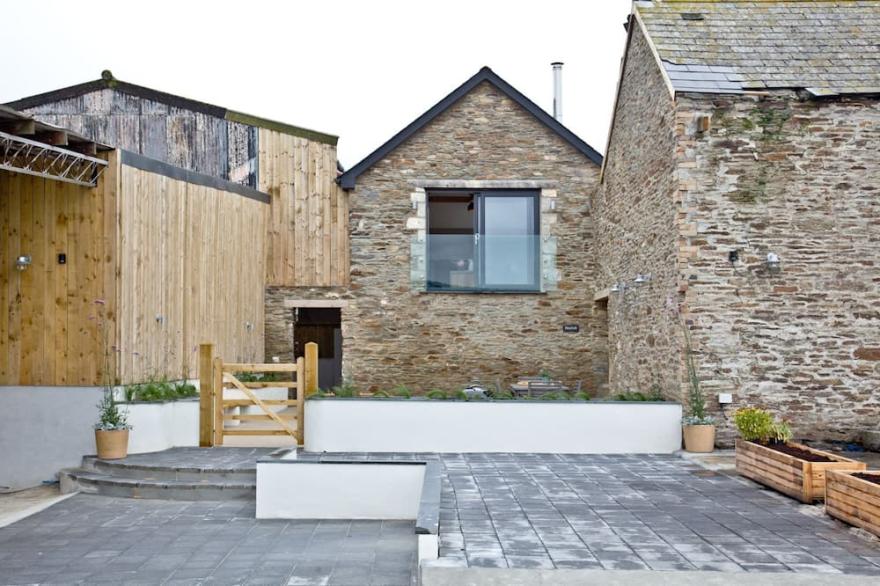 The Hayloft -  a cottage that sleeps 4 guests  in 2 bedrooms