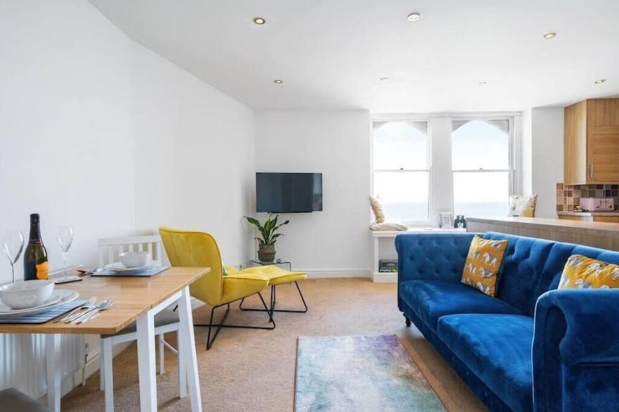 Stylish Flat with Stunning Sea Views, Ilfracombe