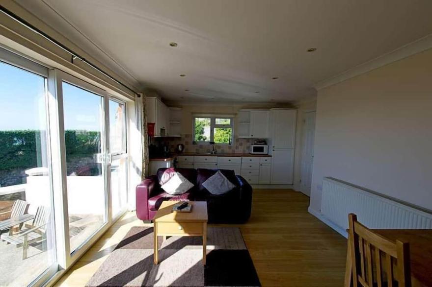Popular 1 bed apartment on seafront  with fantastic seaviews