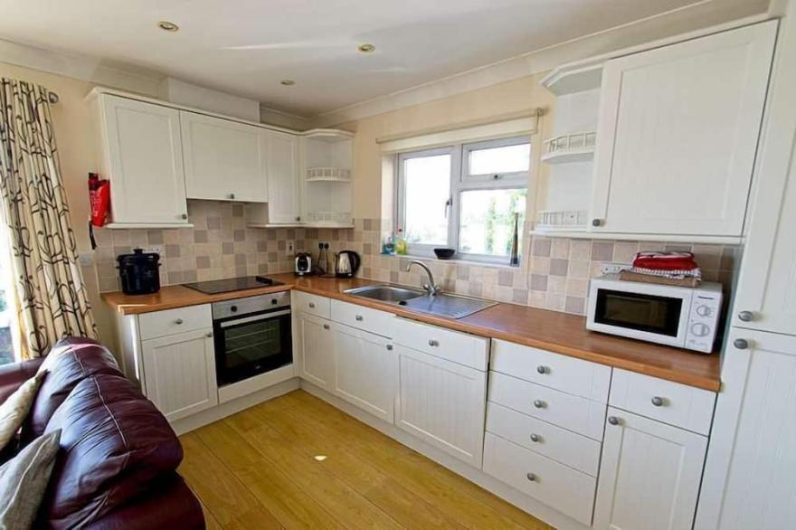 Popular 1 bed apartment on seafront  with fantastic seaviews