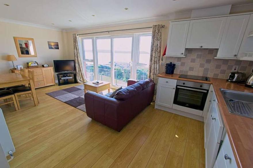 Popular 1 bed apartment on seafront  with fantastic seaviews
