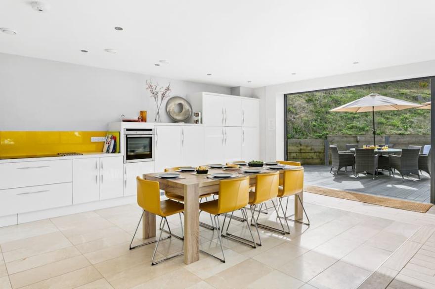 Coast at Beachdown -  a house that sleeps 9 guests  in 4 bedrooms