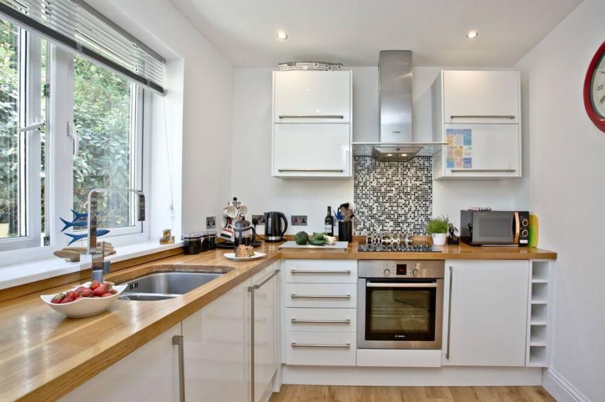 19 At The Beach -  an apartment that sleeps 4 guests  in 1 bedroom