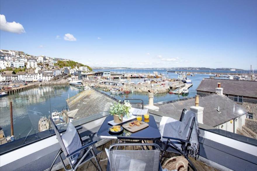 Kings Quay -  a house that sleeps 6 guests  in 3 bedrooms