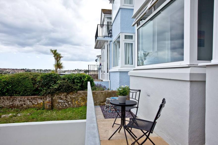 Lighthouse View -  a house that sleeps 6 guests  in 3 bedrooms