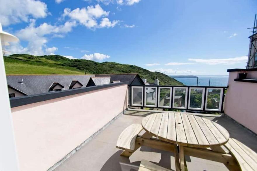Gorgeous 3 bed cottage in Mortehoe with fantastic roof terrace seaviews!