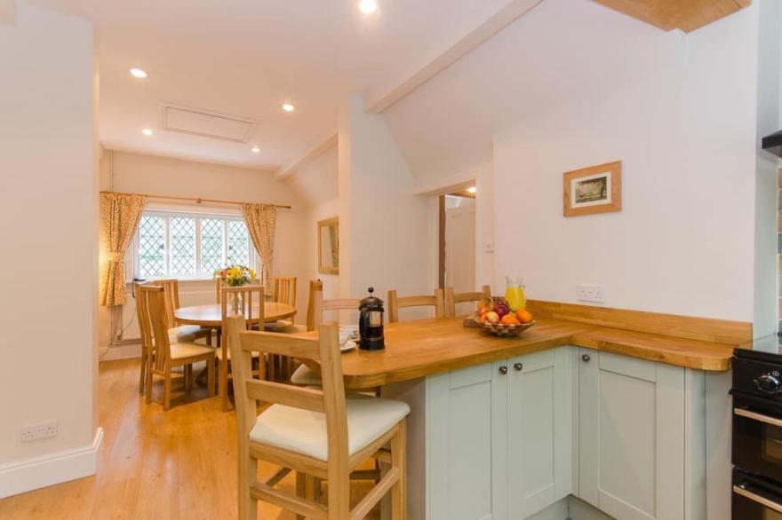 Luxury Forest Lodge with Games Room in Idyllic Location - Dog friendly, sleeps 8