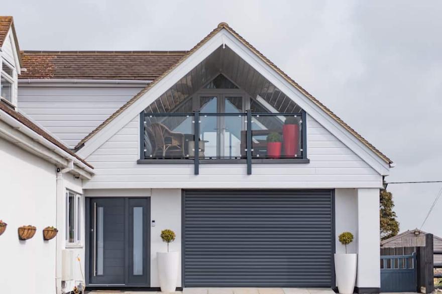 Channel View - lovely annexe sleeps 2 guests  in 1 bedroom