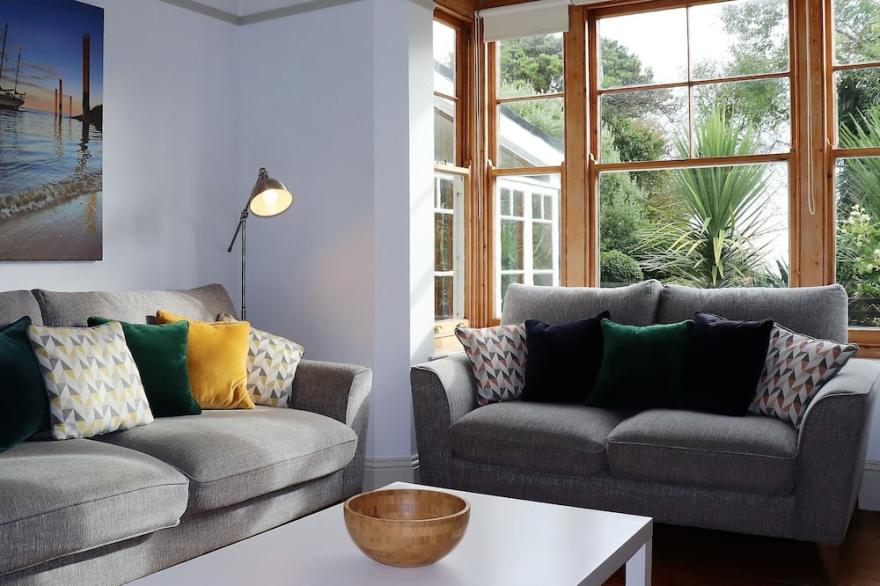 St Rhadagunds Cottage East (Pet Friendly £)