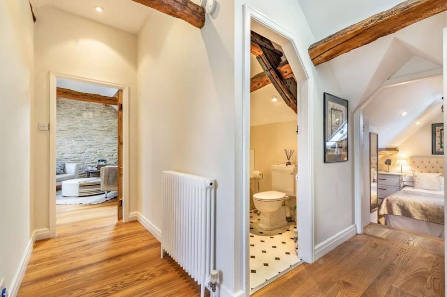 Romantic one bedroom self catering accommodation in the Cotswolds - The Hayloft