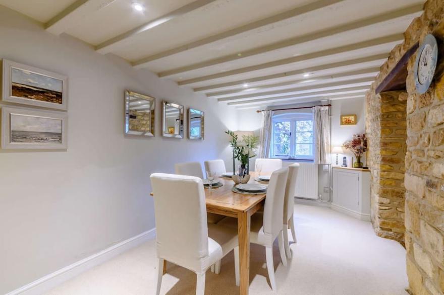 A Luxury Family Friendly Holiday Cottage in the Cotswolds - Spring Cottage