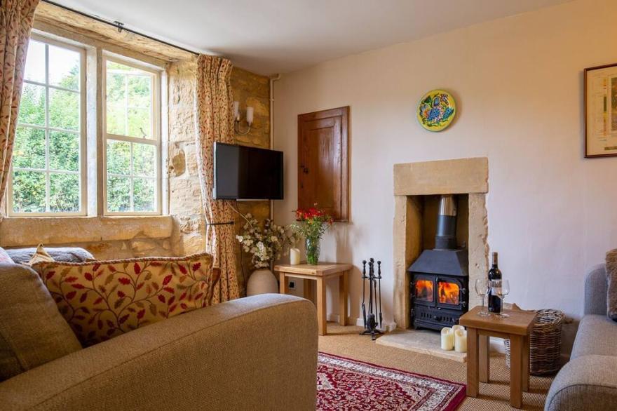 Honeysuckle Cottage - sleeps 4 guests  in 2 bedrooms