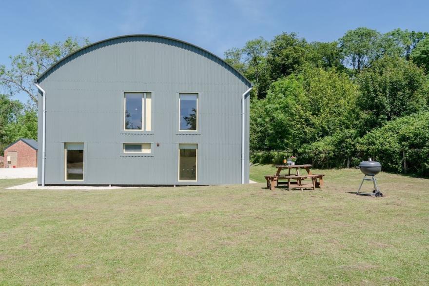 Hill View Rise - sleeps 8 guests  in 4 bedrooms