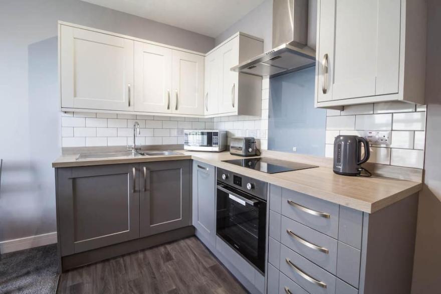 Beautiful 4 berth seaside apartment in Great Yarmouth, Norfolk ref 99006S