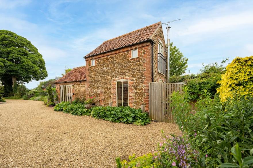 The Smokehouse is a great romantic bolthole to escape to and explore all the wonderful sights that N