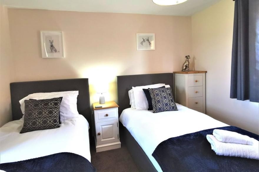 2 Bedroom cottage with views of Whitby Abbey in quiet rural location