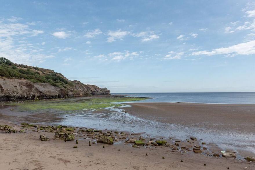 Sandsend - Discovery  -  a family break that sleeps 6 guests  in 3 bedrooms