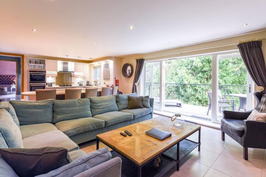 Sandsend - Discovery  -  a family break that sleeps 6 guests  in 3 bedrooms