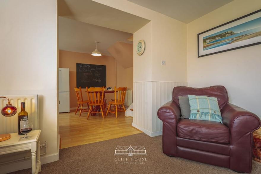 3 bedroomed holiday cottages that sleeps 5, with one off road car parking space and  indoor pool