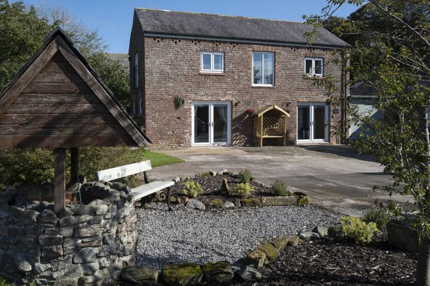 2 bedroom barn conversion with views to Solway Coast, edge of Lake District