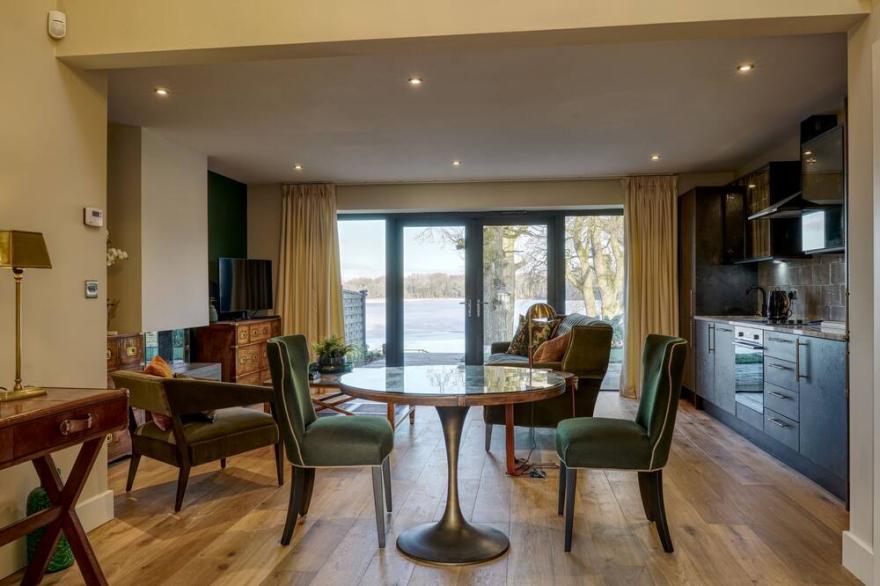 Tarn End Cottage 8, Talkin Tarn, Brampton ideal for a romantic break overlooking the Tarn