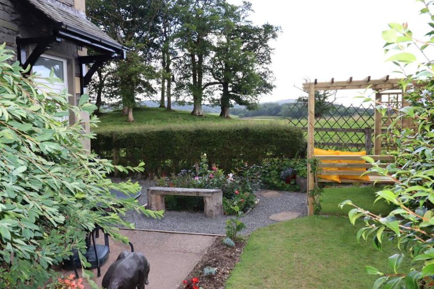 Merewood Cottages - tranquil convenience near Windermere, Ambleside, Troutbeck