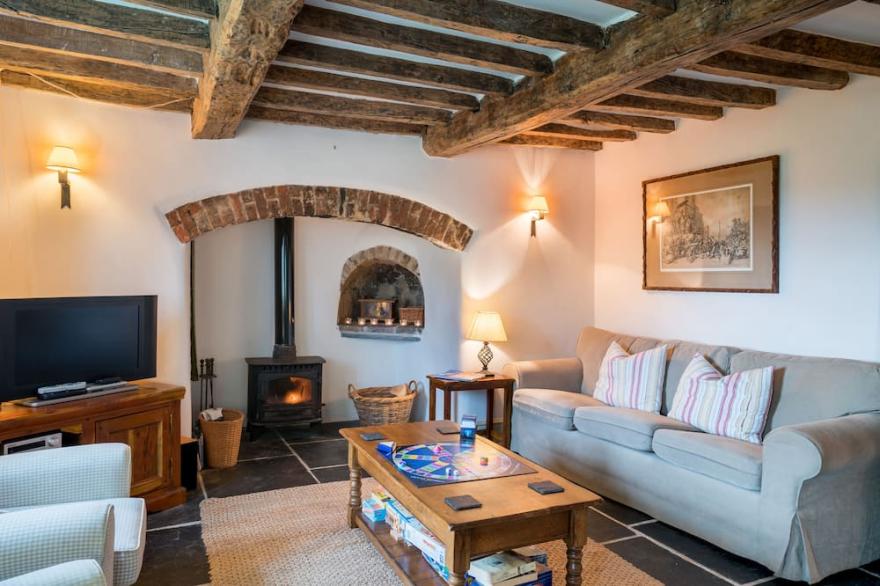 Lletty -  An historic three-storey Grade II stone holiday farmhouse dating from the 17th century