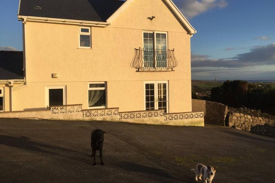 4-5 BEDROOM HOUSE SLEEPS 8-10 SEA VIEWS CHECK IN ON SUNDAY DURING JULY AND AUG