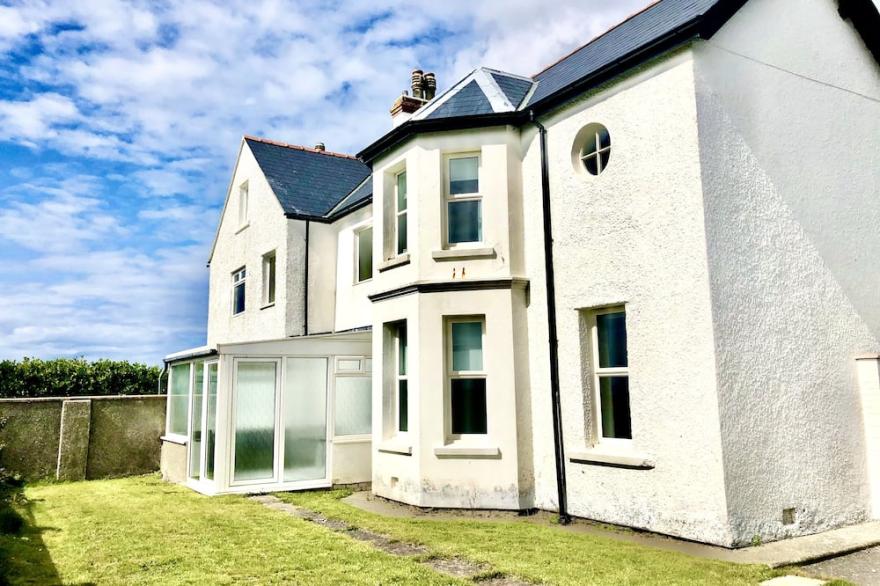 Two 4 or one 8 bed family house sleeps 7/15 close to beach. Full refurb Aug 2020